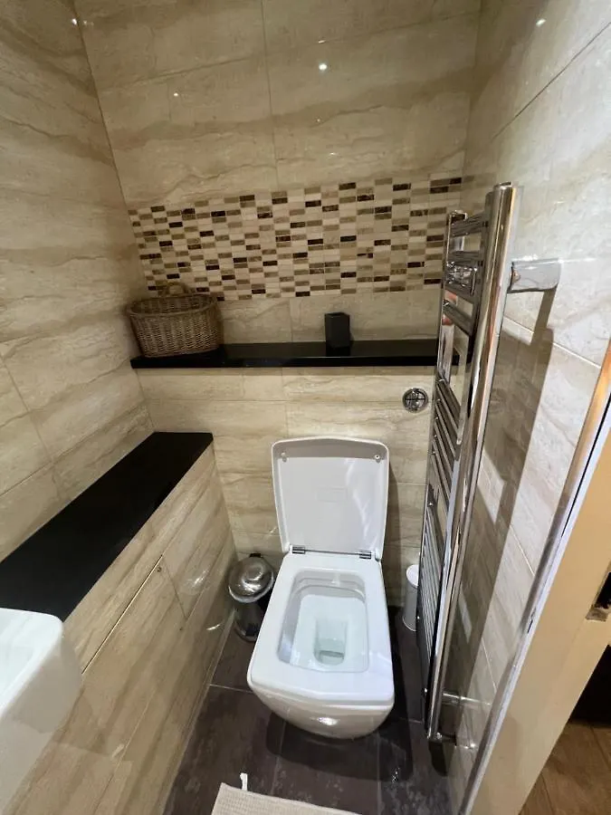 Luxury Double Room W/ Private Bathroom Edinburgh